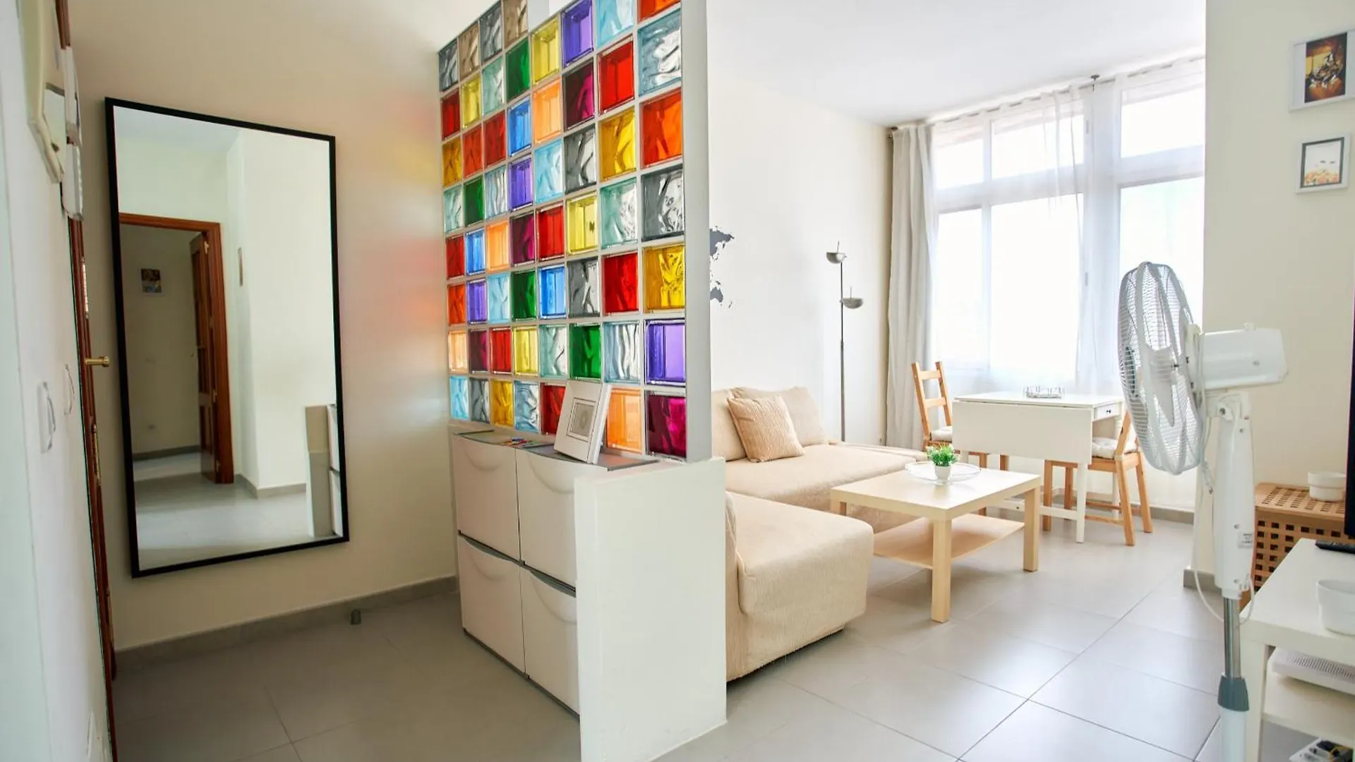 Work & Pet Friendly Urban Home Next To The Beach Лас-Пальмас-де-Гран-Канария Апартаменты